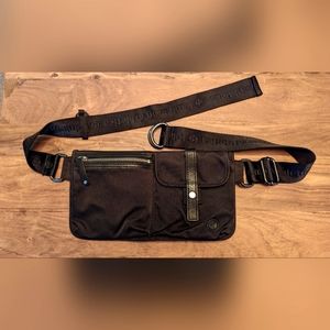 Lululemon Travel Pooch III waist pack